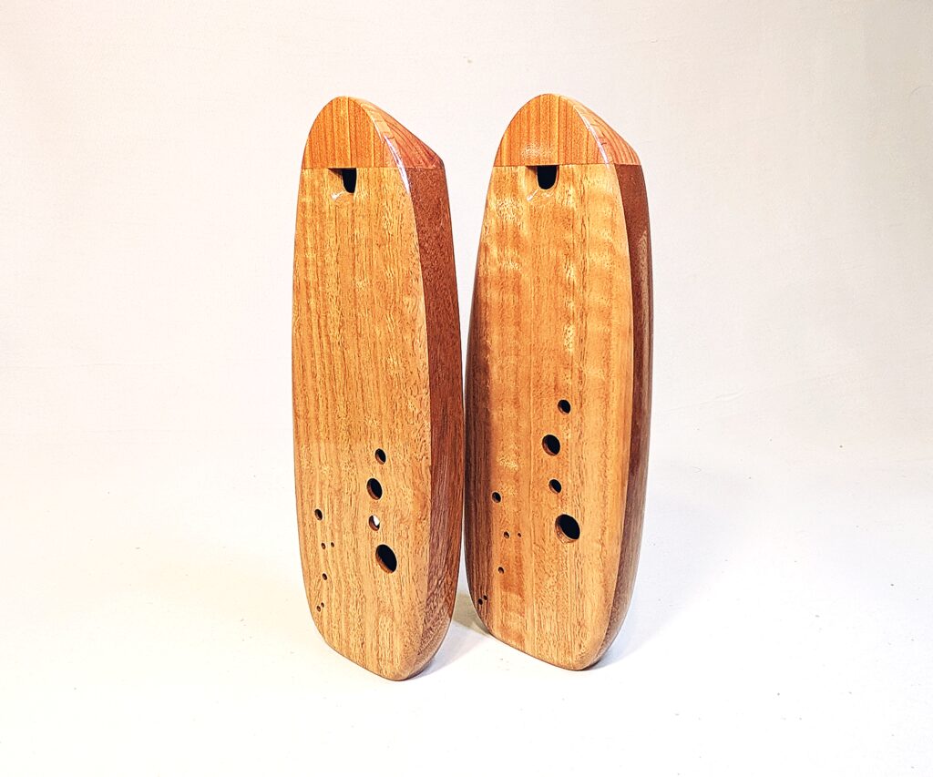 Bass B3 Ocarina Set - Ribbon Stripe Sapele, Curly Eucalyptus, Aromatic Cedar - Pic 3
